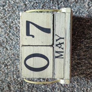 3/$15 Distressed Perpetual Calendar - Vintage look, rustic, primitive, date